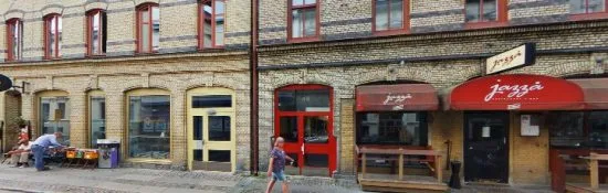 Misshandeln sker på den berömda kroggatan Andra Långgatan i Göteborg foto: hitta.se