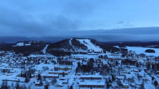 En man blir misshandlad och förd till sjukhus i Malå i Västerbotten. Bild: i1os.com