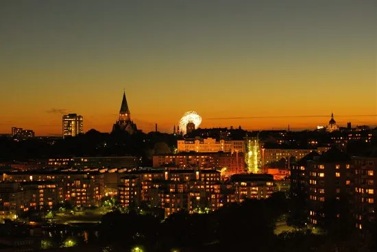 En man knivskars så svårt i en lägenhet på Södermalm i Stockholm att livet inte gick att rädda. Bild: mapio.net