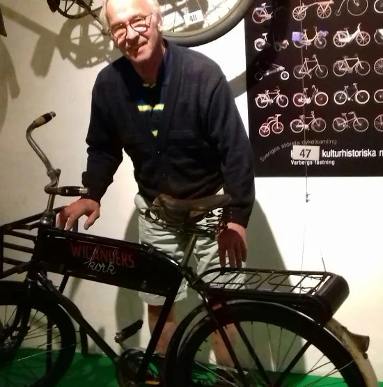 Bosse väljer cykeln från Korkfabriken