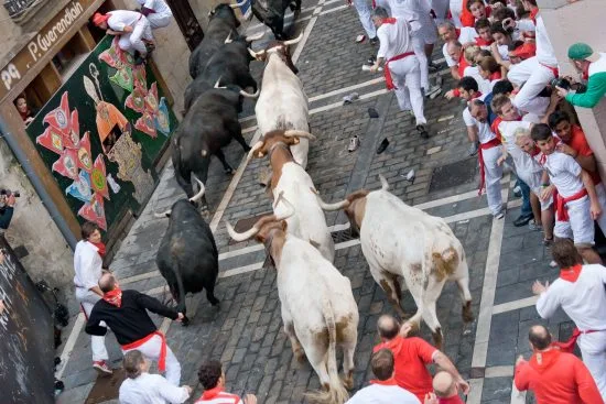 Årets tjurrusning i Pamplona, Spanien Copyright: Mmeeds/Dreamstime.com