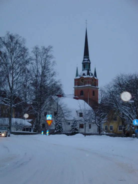 En man blev grovt misshandlad utanför Kristine Kyrka i Falun vid halv tolvtiden på kvällen av 3 okända män. Bild: mapio.net