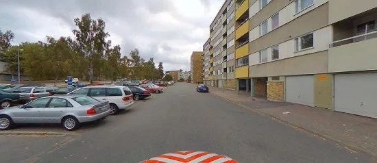 En kvinna utsätts för grov misshandel här på Bellmansgatan i Eskilstuna. Bild: kartor.eniro.se