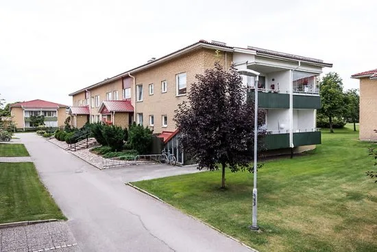På Allfarvägen i området Bullermyren har flera anlagda bränder påträffats ... Bild: hemnet.se 