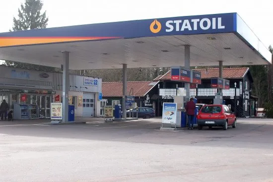 Det är vid en bensinstation i Ölme som en man misshandlas grovt sen han kritiserat en annan bilist för vårdslöshet i trafik. Foto: Commons.wikimedia.org