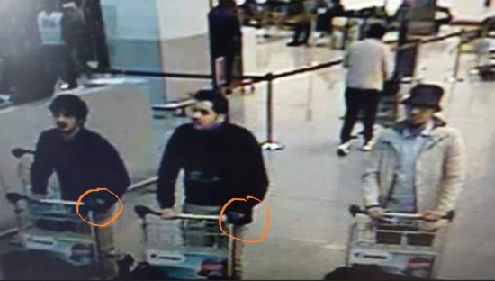 Kolla vänsterhänderna! Bild från övervakningskamera på Zaventem