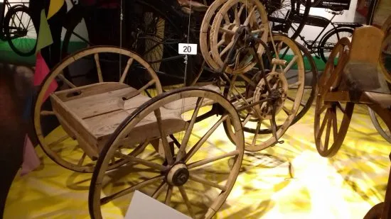 Något skumpig cykel på de halländsk kullerstensgatorna
