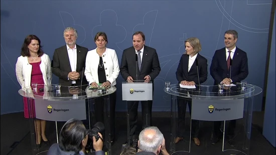 Bild från regeringens presskonferens Foto: Regeringskansliet