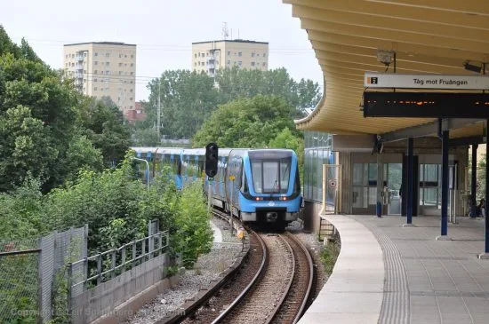 Det var här vi Västertorps T-banestation i Stockholm som mordförsöket ägde rum. Foto: mapio.net