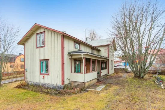 En 37-årig man misshandlade både sin f d flickvän och en taxichaufför häri Obbola i Umeå kommun. Bild: th.realestatae.immobilien