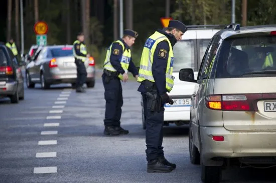 Poliser på uppdrag Foto: Polisen
