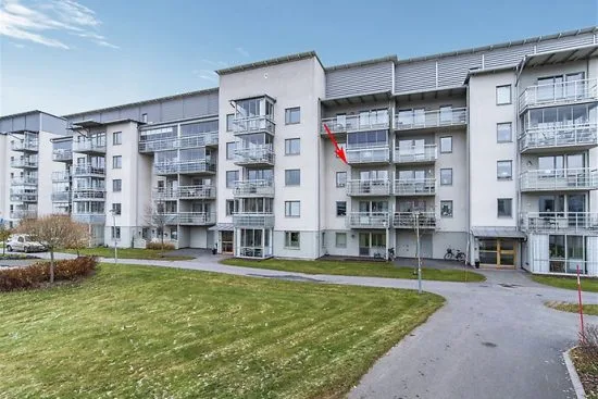 En kvinna misshandlas på söndagskvällen av en man i 30-årsåldern i stadsdelen Mariedal i Umeå. Bild: Bostaden i Umeå