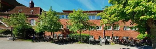 Det var här i Polhemskolan i Lund som en lärare blev misshandlad av en elev under en lektion. Bild: hitta.se