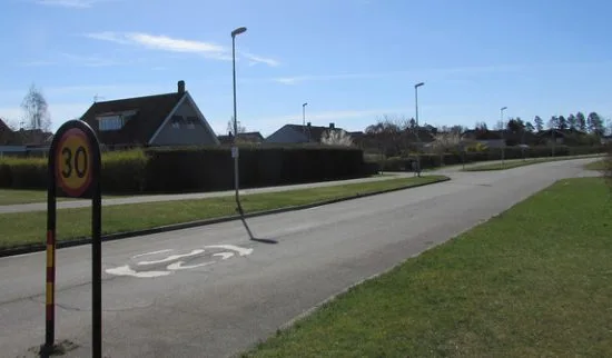 Det var i ett villaområde i Öllsjö utanför Kristianstad som en man blev svårt misshandlad när han försökte stoppa ett ungdomsgäng från att kasta ägg på hans hus. Bild: c4energi.se