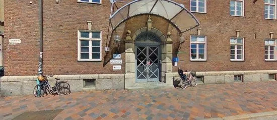 Här på Amiralsgatan 20 i Malmö ligger nattklubben Deep, som stormades av ett fyrtiotal personer. Bild: kartor.eniro.se