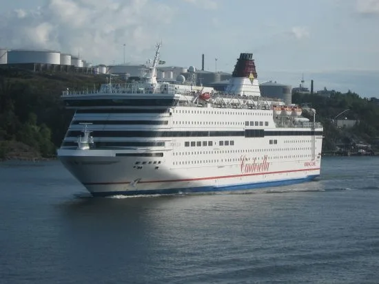 Det var ombord på finlandsfärjan M/S Viking Cinderella den 23 september som en man försöker mörda en närstående kvinna. Bild: en.wikipedia.org
