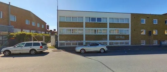 Det var i det här huset på Norra Grängesbergsgatan i Malmö som en muslimsk bönelokal sattes i brand. Foto: hitta.se