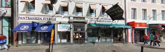 Det var utanför den här kebabrestaurangen som den 25-årige mannen blev nedskjuten. Foto: hitta.se