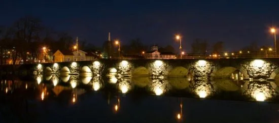 Här i Motala misshandlas en man med yxa natten till lördag. Foto: start.motala.se