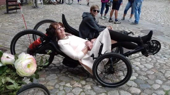 Jag provar med nöje en "liggcykel"