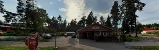 Här på Stenhagsvägen i Uppsala blev en man skjuten i båda benen. Bild: hitta.se