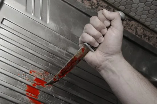 Blodig kniv Copyright: Fotokon/Dreamstime.com Bilden har inget med mordförsöket i Tumba att göra