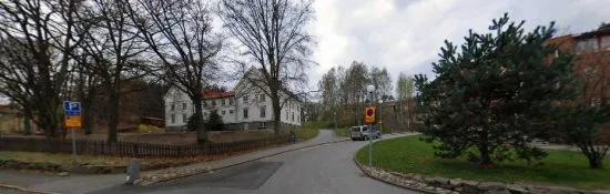 Katolska skolan vid Lilla Danska vägen i Göteborg utsätts för en mordbrand. Bild: hemnet.se